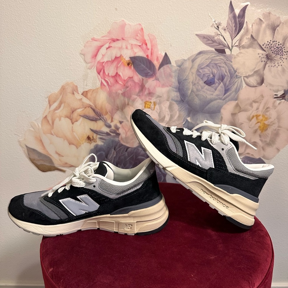 New Balance 997R in Black & Shadow Grey sneakers shoes - Picture 6 of 10